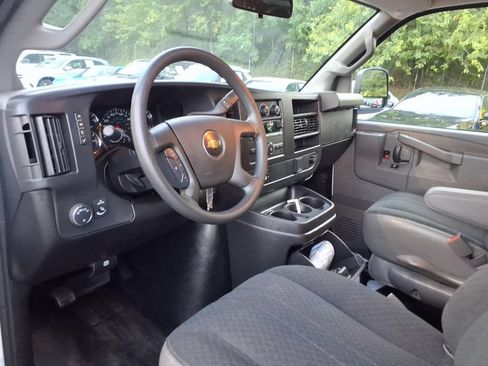 Used 2025 Chevrolet Express 2500 w/ Driver Convenience Package RWD image 13