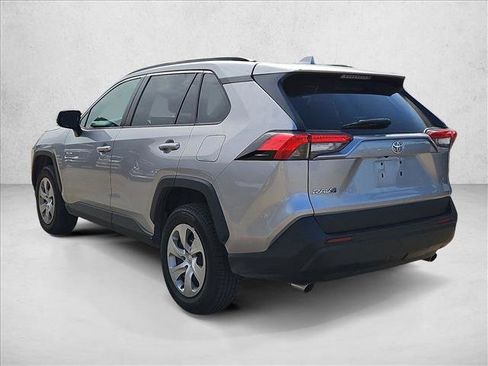 Used 2021 Toyota RAV4 LE image 7
