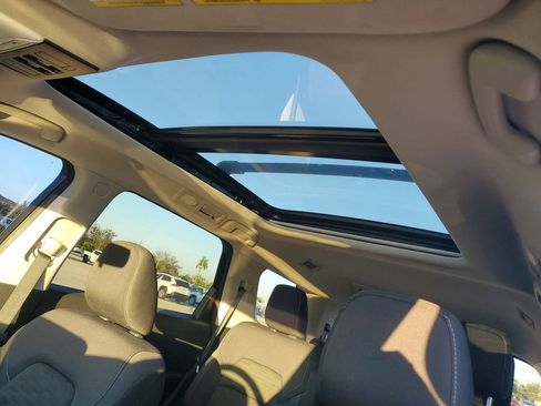 Used 2022 Nissan Pathfinder SV w/ SV Premium Package image 30