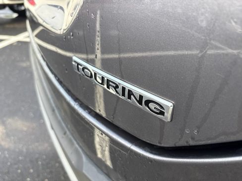 Used 2025 Honda Pilot Touring image 4