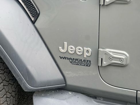 Used 2019 Jeep Wrangler Unlimited Sport S AWD/4WD image 24