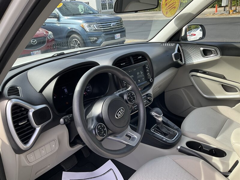 Used 2021 Kia Soul LX FWD image 18