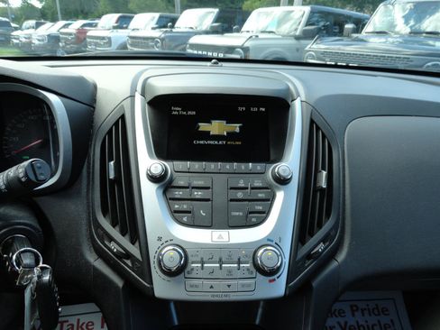 Used 2017 Chevrolet Equinox LT w/ Convenience Package AWD/4WD image 15