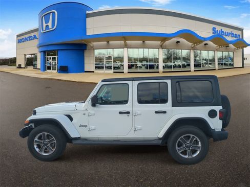 Used 2020 Jeep Wrangler Unlimited Sahara image 5