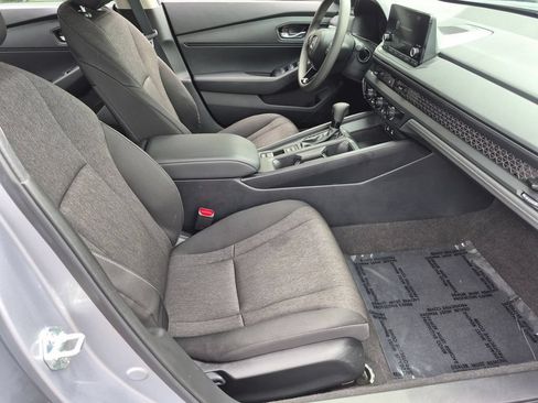 Used 2025 Honda Accord LX image 27