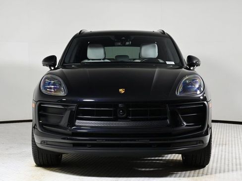 Certified 2024 Porsche Macan image 10