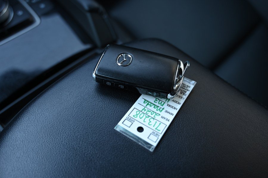Used 2024 MAZDA MAZDA3 s FWD image 27