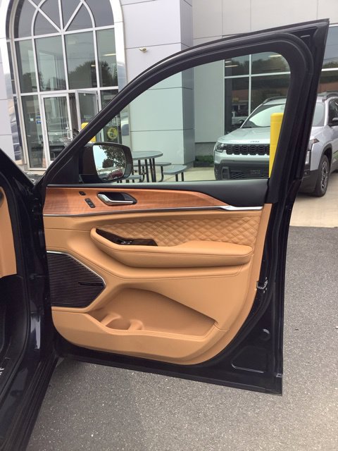 Certified 2024 Jeep Grand Cherokee L Summit AWD/4WD image 28
