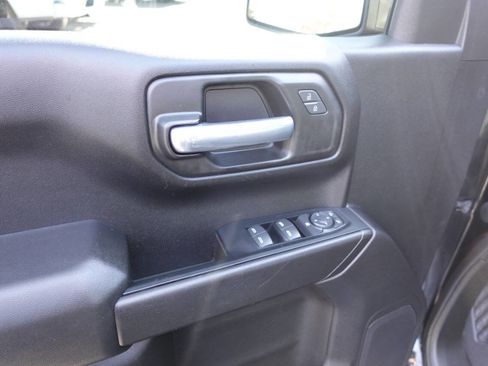 Used 2023 Chevrolet Silverado 1500 Custom image 12