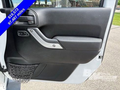 Used 2013 Jeep Wrangler Unlimited Sahara w/ Dual Top Group AWD/4WD image 31