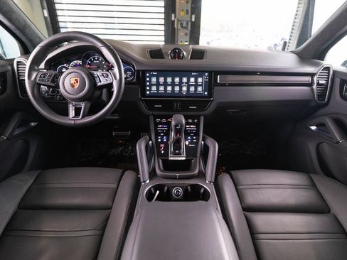 Certified 2022 Porsche Cayenne Turbo AWD/4WD image 15