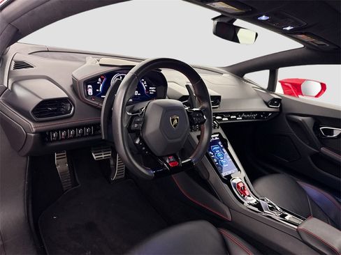 Used 2022 Lamborghini Huracan EVO image 9