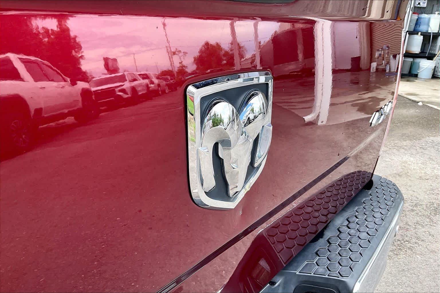 Used 2017 RAM 1500 Laramie w/ Convenience Group AWD/4WD image 9