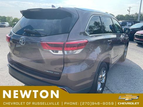 Used 2017 Toyota Highlander Limited Platinum AWD/4WD image 17