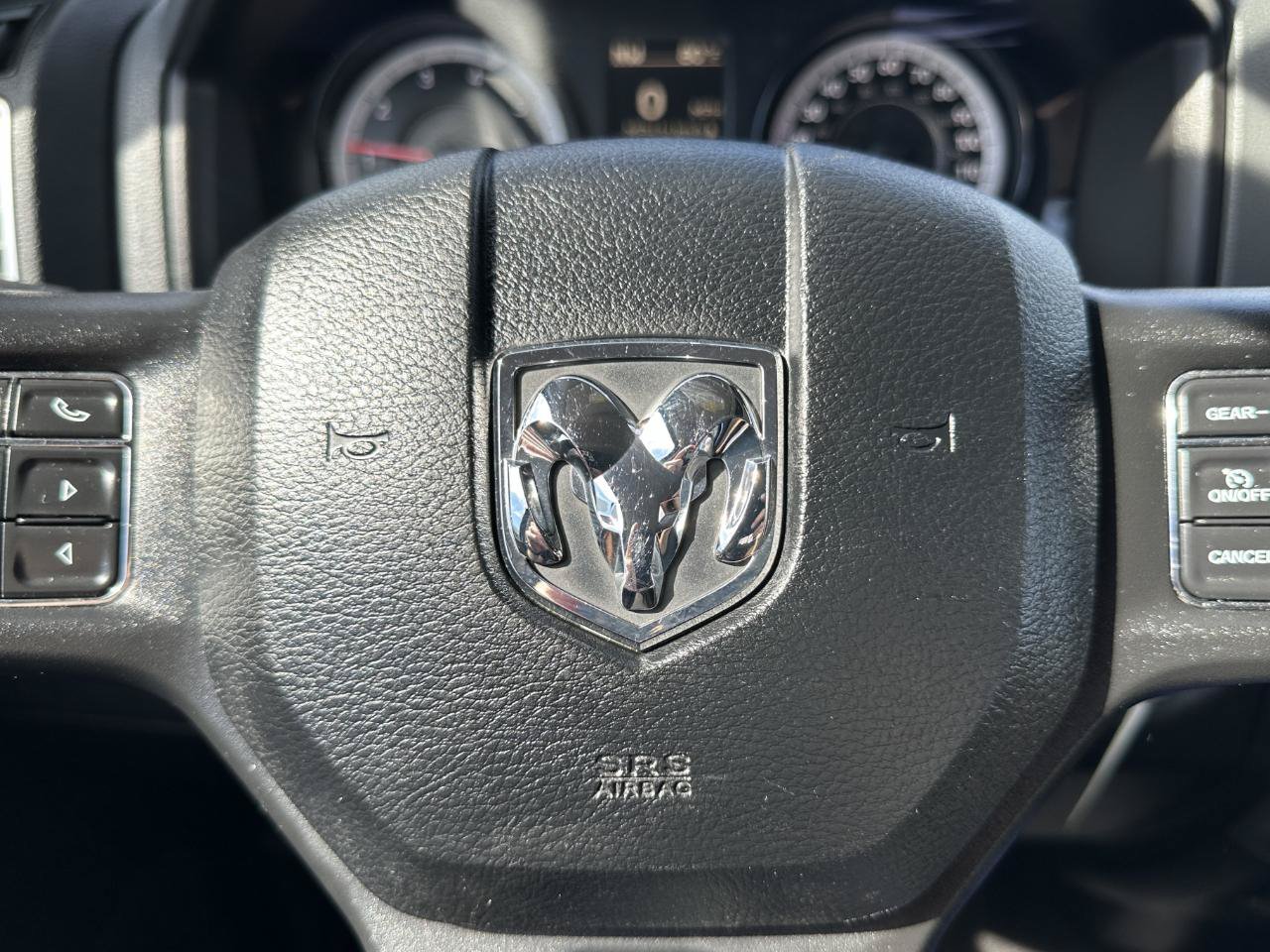 Used 2018 RAM 1500 SLT AWD/4WD image 48