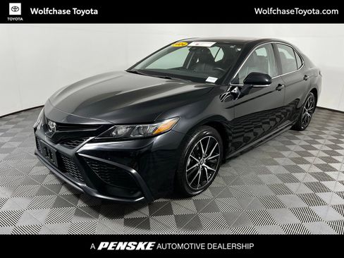 Certified 2024 Toyota Camry SE FWD image 1