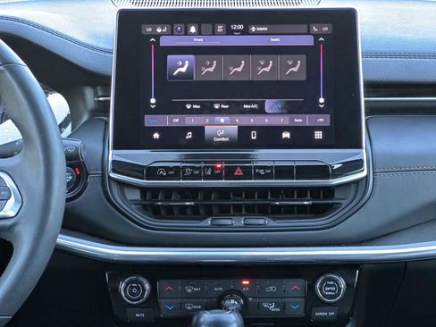 Certified 2023 Jeep Compass Limited image 16