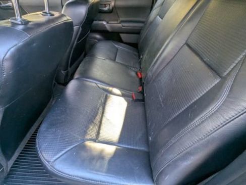 Used 2020 Toyota Tacoma TRD Sport image 20