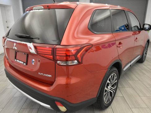Used 2016 Mitsubishi Outlander ES image 5