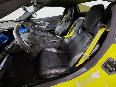 Used 2024 Chevrolet Corvette 3LT w/ Z51 Performance Package image 12