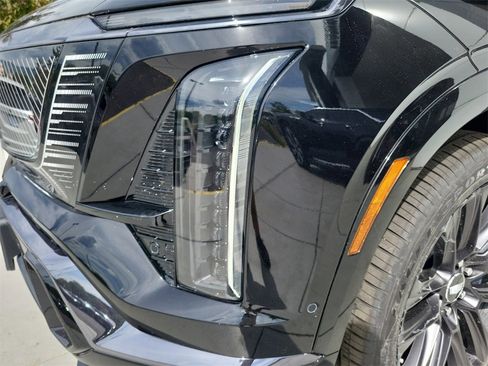 New 2026 Cadillac Vistiq Platinum image 5