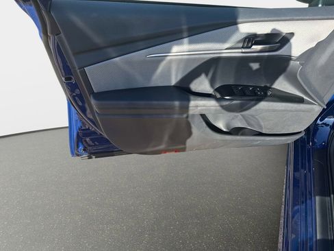 Used 2026 Toyota Camry SE w/ Convenience Package image 16