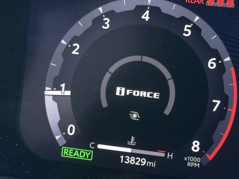 Used 2025 Toyota Tacoma Limited AWD/4WD image 19