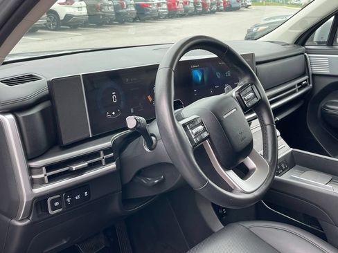 Used 2025 Hyundai Santa Fe SEL FWD image 9