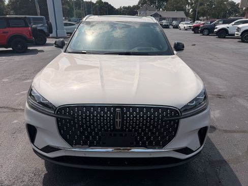 Used 2025 Lincoln Aviator Reserve w/ Equipment Group 201A AWD/4WD image 4