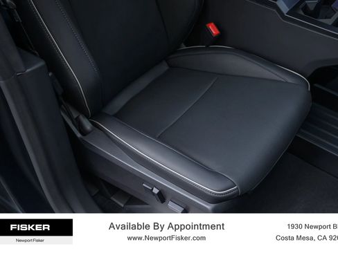 Used 2024 Tesla Cybertruck AWD Crew Cab image 37