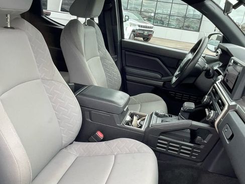 Used 2024 Toyota Tacoma SR5 AWD/4WD image 25