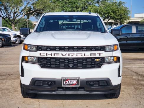 Certified 2022 Chevrolet Silverado 1500 Custom RWD image 2