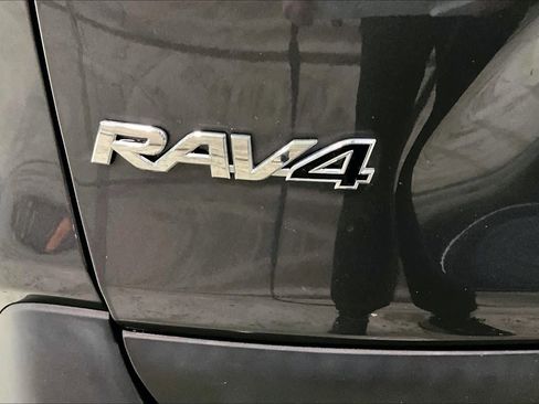 Used 2019 Toyota RAV4 Limited w/ Limited Grade Weather Package image 10