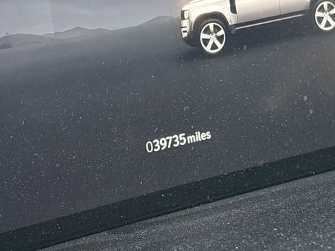 Used 2024 Land Rover Defender 110 S AWD/4WD image 9