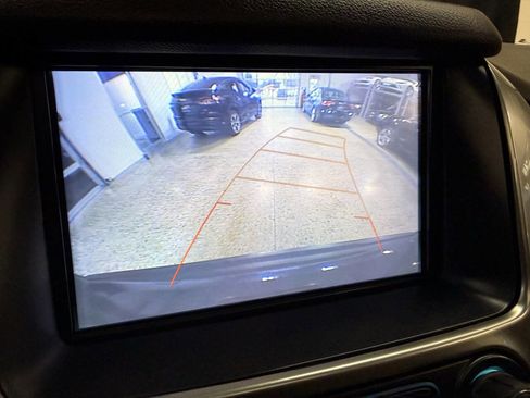 Used 2018 Chevrolet Suburban LT w/ LT Signature Package image 15