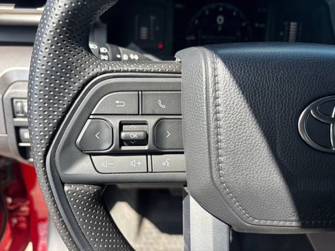 Used 2026 Toyota Tacoma SR5 AWD/4WD image 17