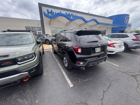 Used 2025 Honda Passport TrailSport image 8