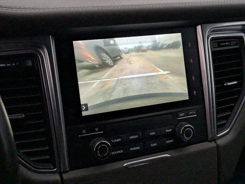 Used 2018 Porsche Macan Turbo image 12