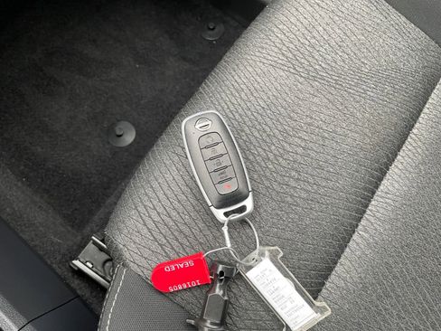 Used 2025 Nissan Rogue SV image 21