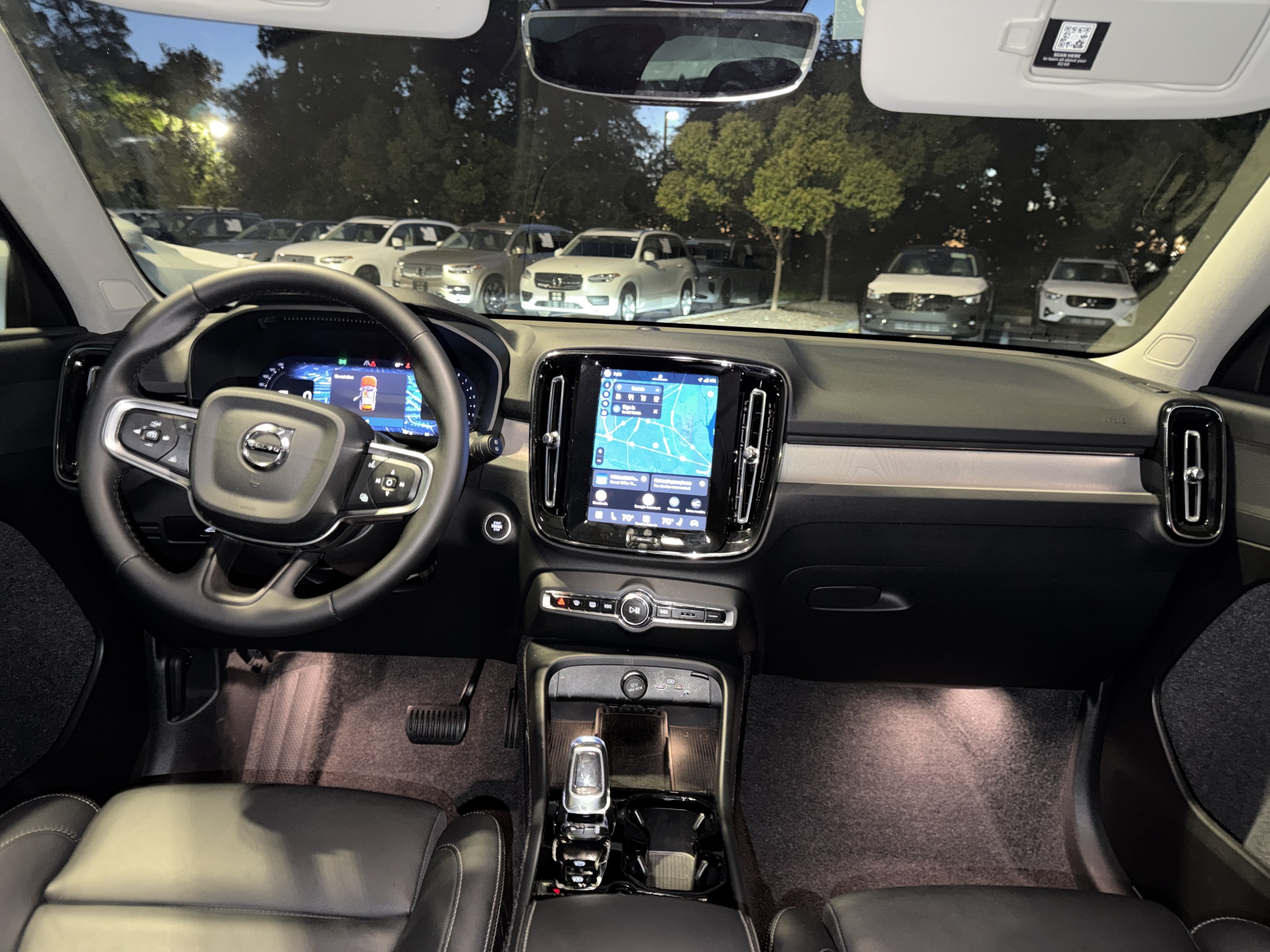Certified 2025 Volvo XC40 B5 Plus AWD/4WD image 24