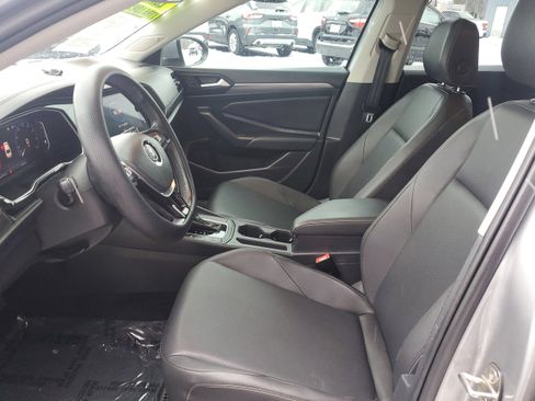 Used 2019 Volkswagen Jetta SEL w/ Cold Weather Package image 9