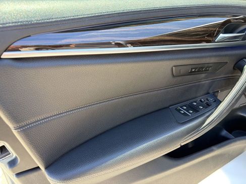 Used 2018 BMW 540i RWD image 13