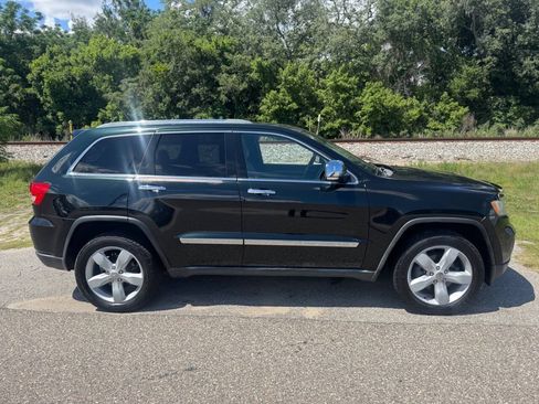 Used 2012 Jeep Grand Cherokee Overland AWD/4WD image 6