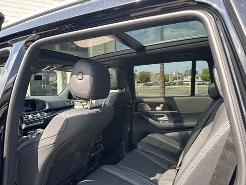 Used 2025 Mercedes-Benz GLS 450 4MATIC image 12