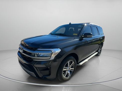 Certified 2023 Ford Expedition XLT image 11
