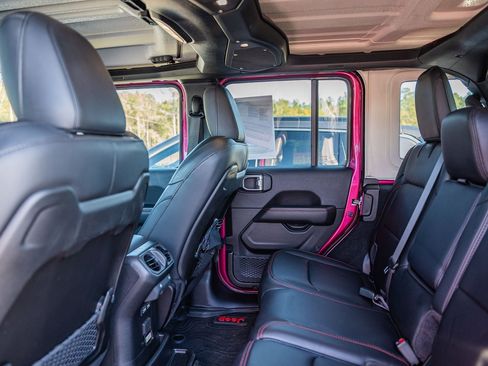 Used 2024 Jeep Wrangler Unlimited Rubicon w/ Technology Group image 20