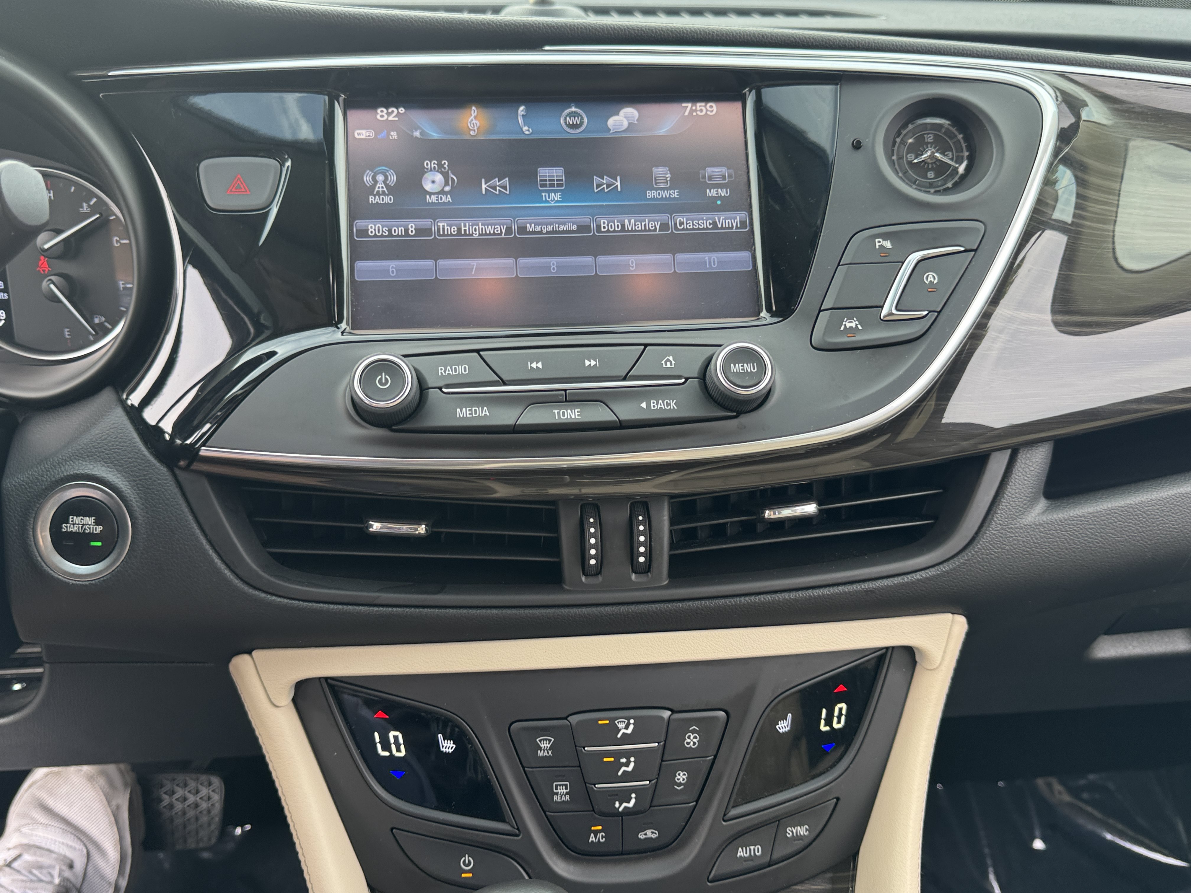 Used 2019 Buick Envision Premium AWD/4WD image 28