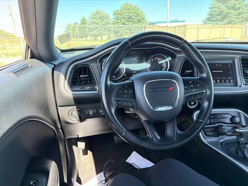 Used 2019 Dodge Challenger SXT RWD image 13
