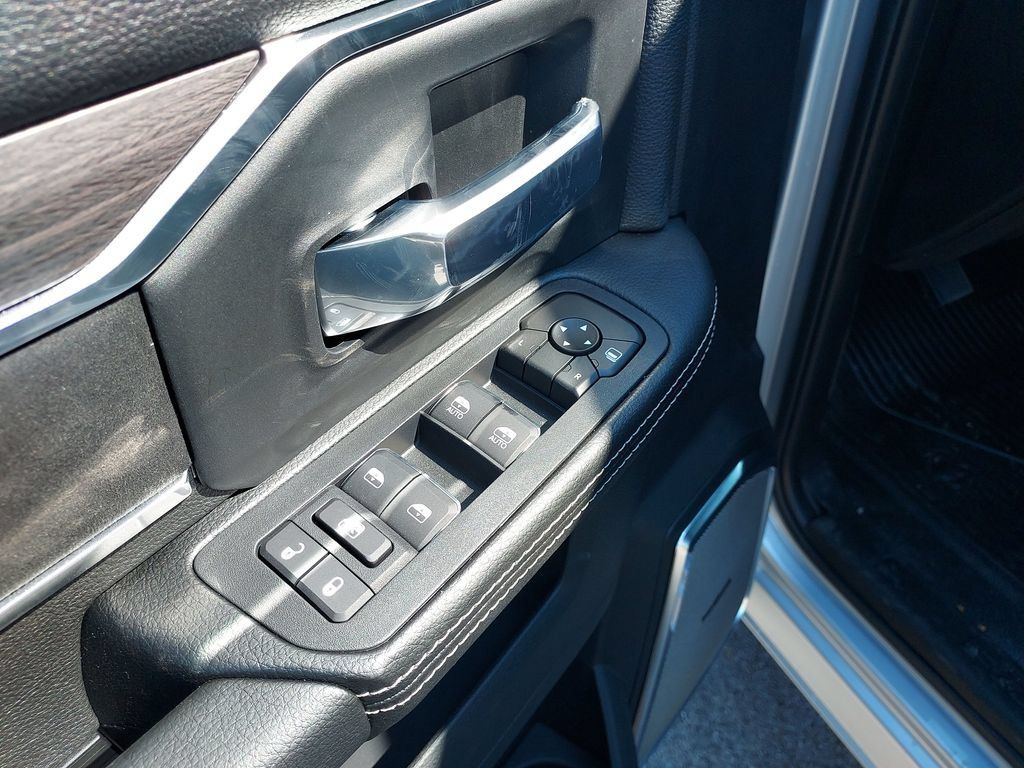 New 2027 RAM 3500 Big Horn w/ Laramie Trim Package AWD/4WD image 11