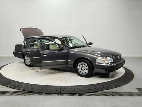 Used 2007 Mercury Grand Marquis GS RWD image 9